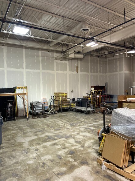 More Photos Of 273 Lafayette Frontage Rd W, Saint Paul Light Distribution For Lease