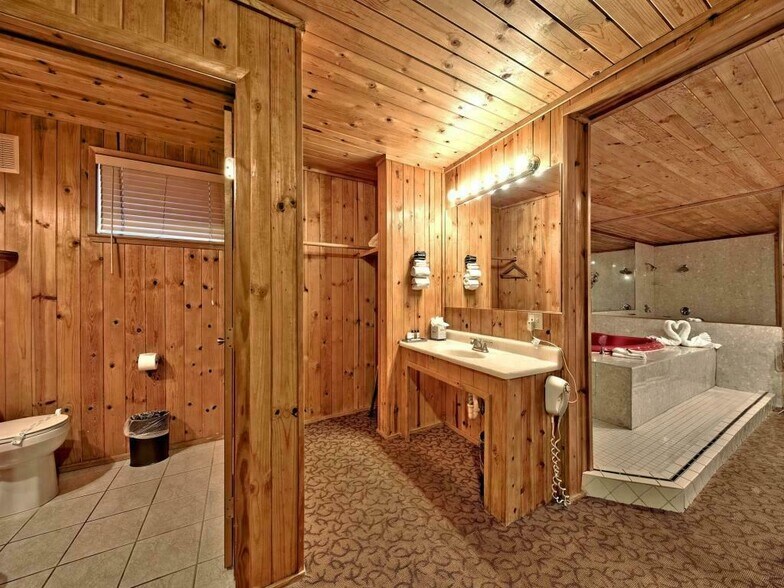 More Photos Of 924 Park Ave, South Lake Tahoe Hotel For Sale