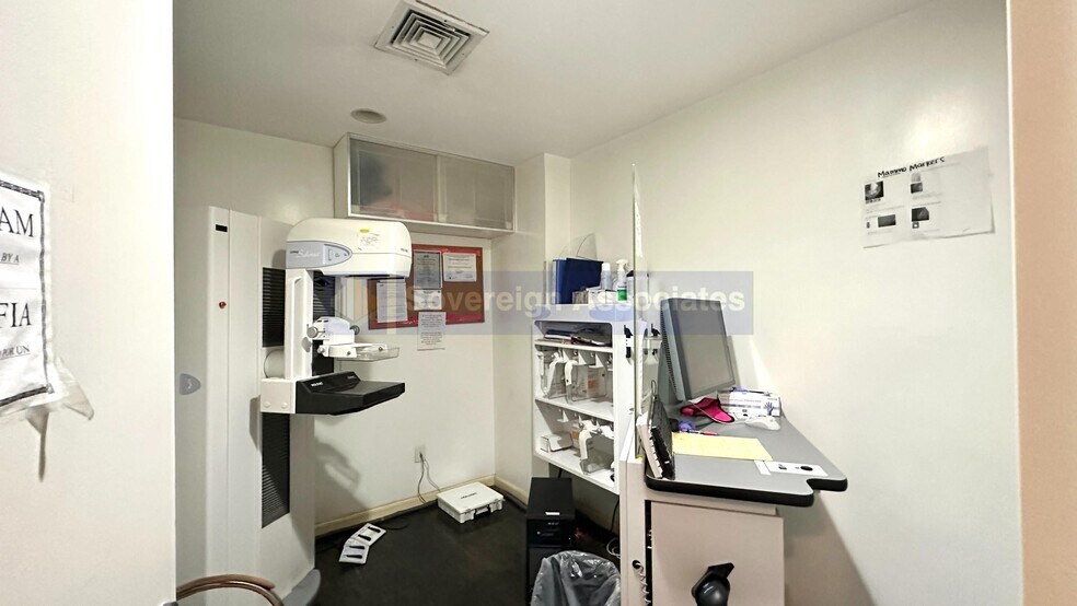 More Photos Of 446-448 Broadway, New York Storefront Retail Residential For Lease