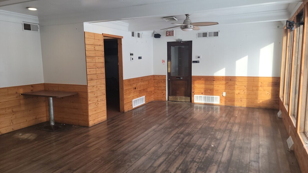 More Photos Of 100 Manor Harrison City Rd, Manor Restaurant For Sale