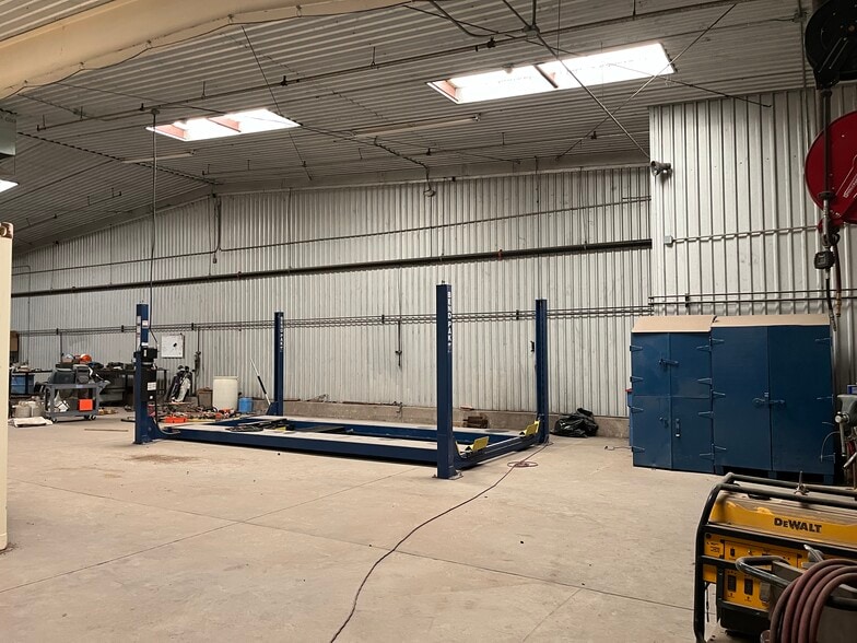 More Photos Of 9615 Broadway Blvd SW, Albuquerque Warehouse For Sale