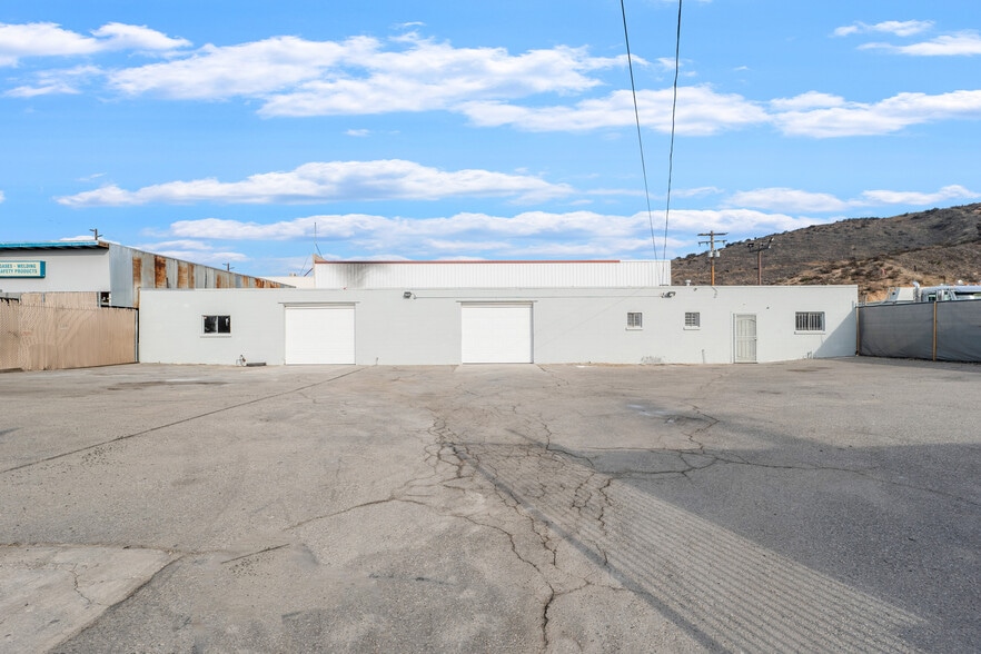 More Photos Of 23045 Drayton St, Santa Clarita Warehouse For Sale