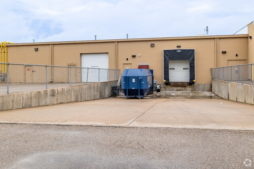 More Photos Of 1740-1800 SW Wanamaker Rd, Topeka Freestanding For Lease