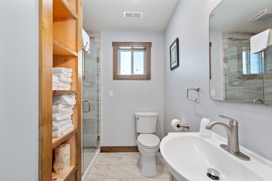 More Photos Of 291 Endicott St N, Laconia Hotel For Sale