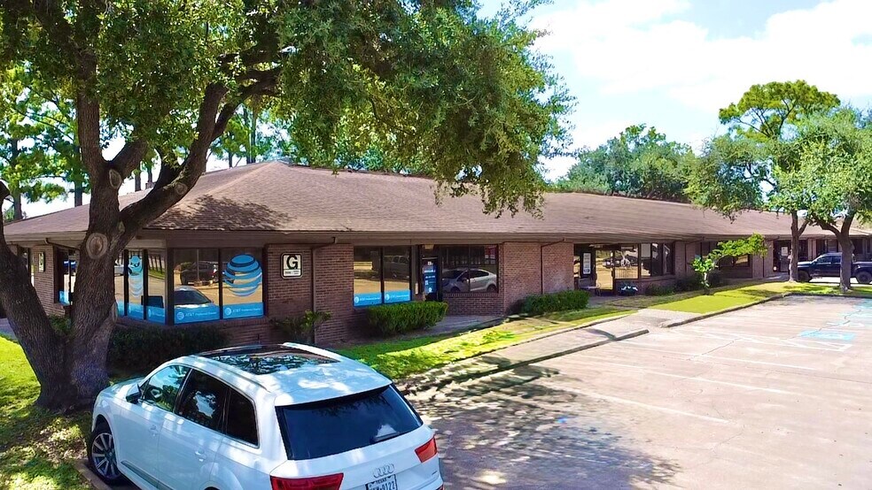 More Photos Of 7135 W Tidwell Rd, Houston Unknown For Lease