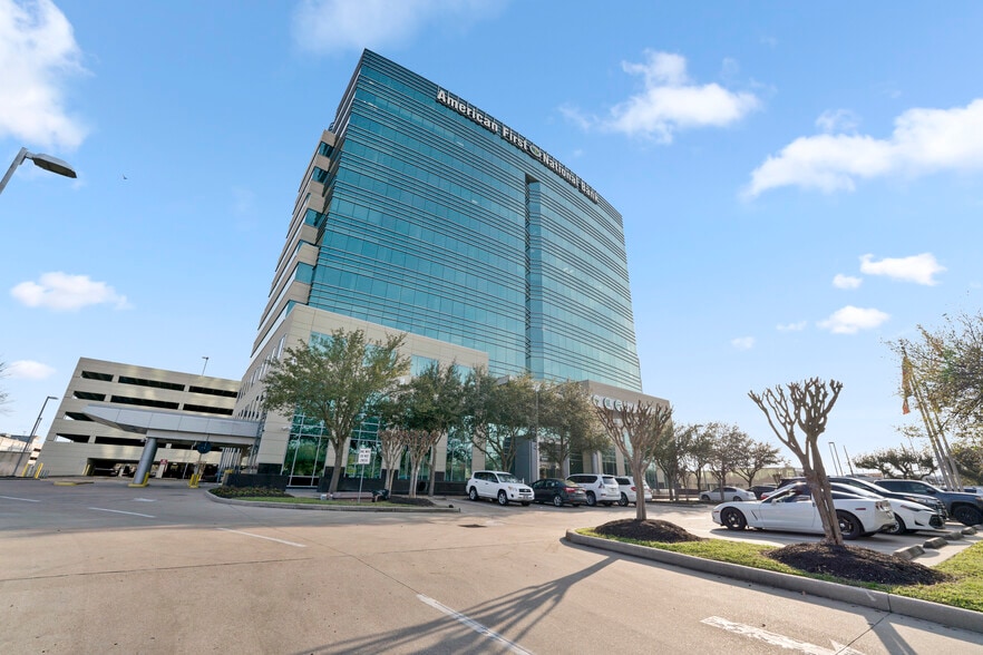 More Photos Of 9999 Bellaire Blvd, Houston Medical For Lease
