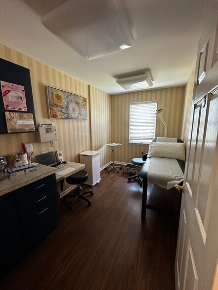 More Photos Of 599 Shore Rd, Somers Point Medical For Lease