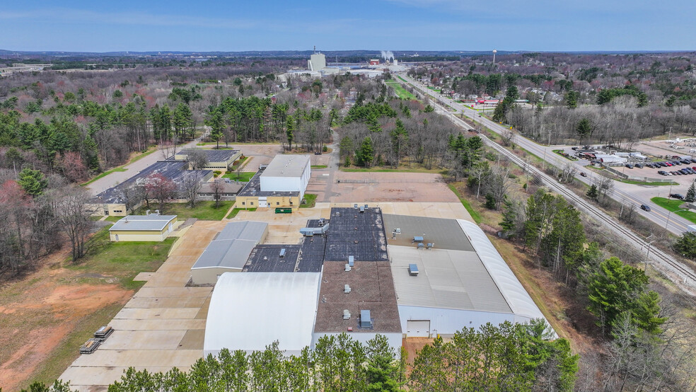 More Photos Of 301 W Military Rd, Rothschild Warehouse For Lease