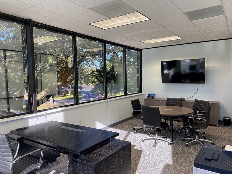 More Photos Of 3409 Executive Center Dr, Austin Unknown For Lease
