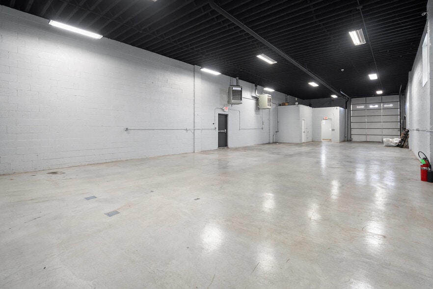 More Photos Of 353 Railroad Ave, Hackensack Warehouse For Lease