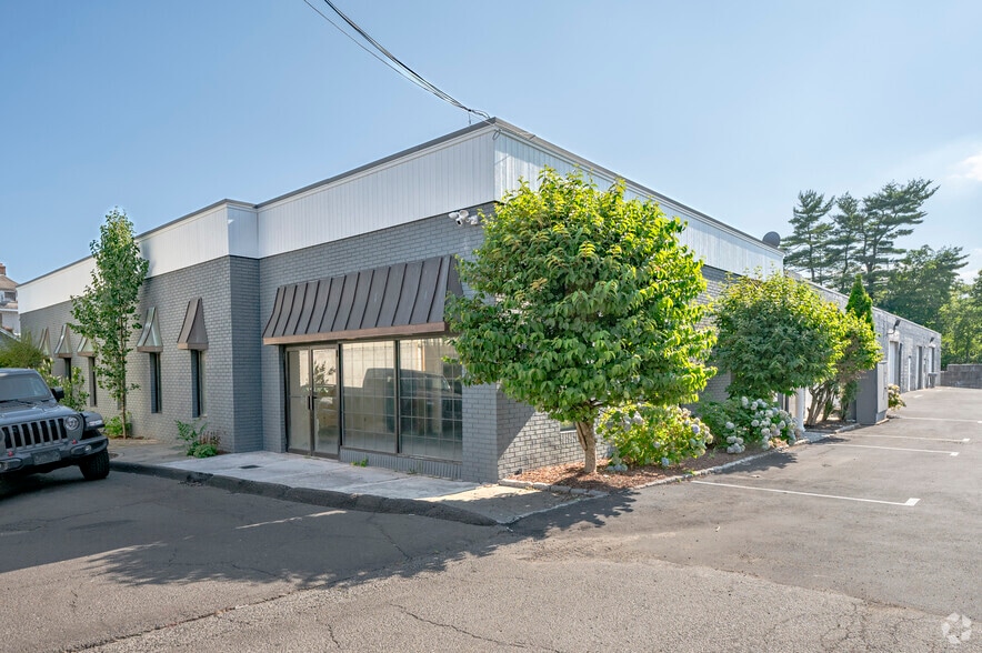 More Photos Of 225 Main Ave, Norwalk Manufacturing For Lease