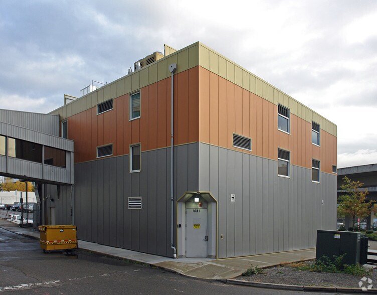 More Photos Of 1441 Court A, Tacoma Telecom Hotel Data Hosting For Sale