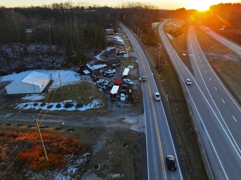 More Photos Of 178 Old Fayette rd, Oak Hill Showroom For Sale