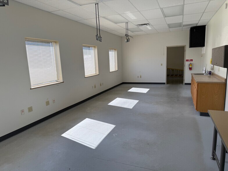 More Photos Of 2777 Prairie Dr, River Falls Office For Sale