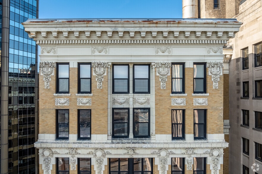 More Photos Of 360 Saint Peter St, Saint Paul Apartments For Lease