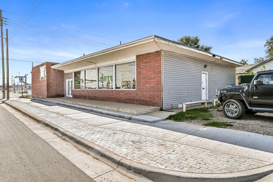 More Photos Of 915 W Wilks St, Pampa Office For Sale