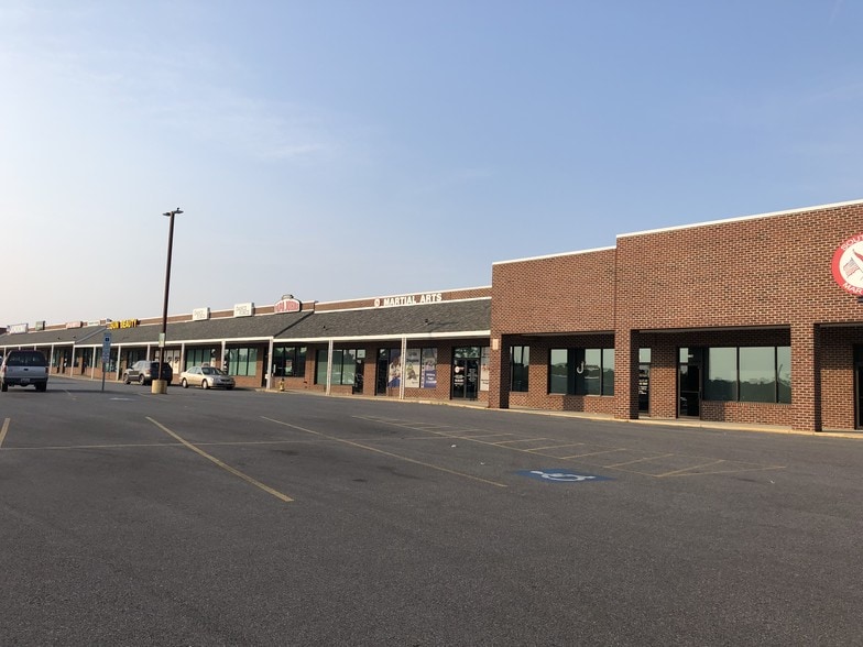 More Photos Of 100 Drury Dr, La Plata General Retail For Lease