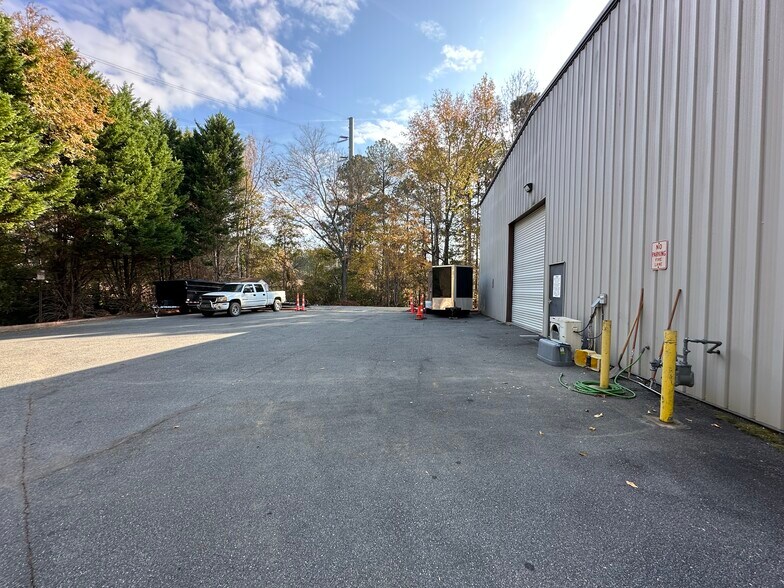 More Photos Of 3430 Novis Pt, Acworth Warehouse For Sale