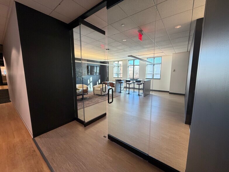 More Photos Of 6300 Sprint Pky, Overland Park Coworking Space