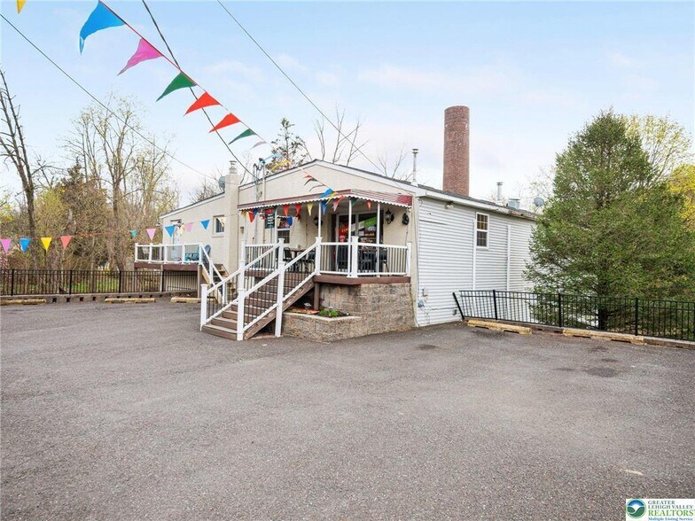 More Photos Of 1463 Limeport Pike, Coopersburg Restaurant For Sale