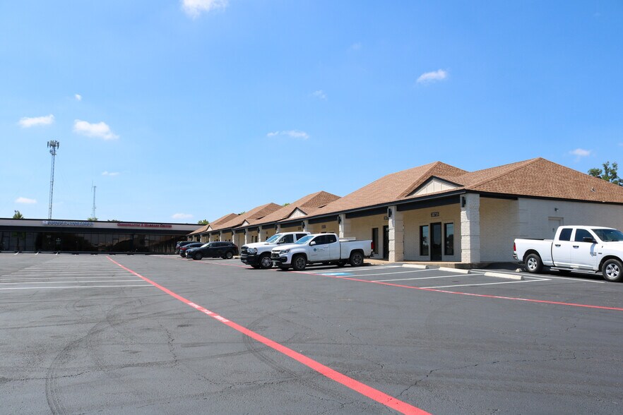 More Photos Of 28709-28765 IH-10 Fwy, Boerne Unknown For Lease