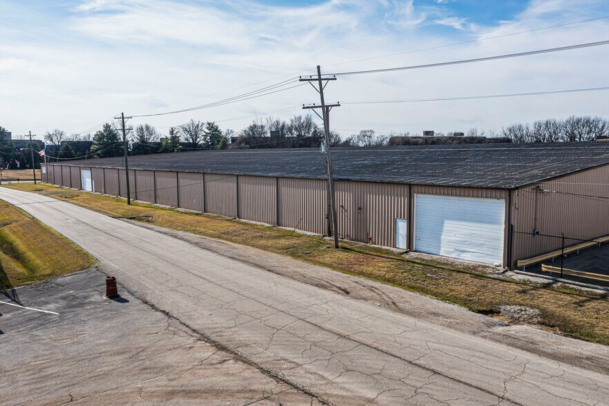 More Photos Of 3840 Fitzgerald Rd, Louisville Warehouse For Lease