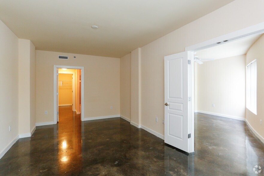 More Photos Of 120 N Cedar St, Charlotte Apartments For Lease