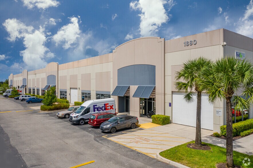 More Photos Of 9353 Laredo Ave, Fort Myers Unknown For Lease