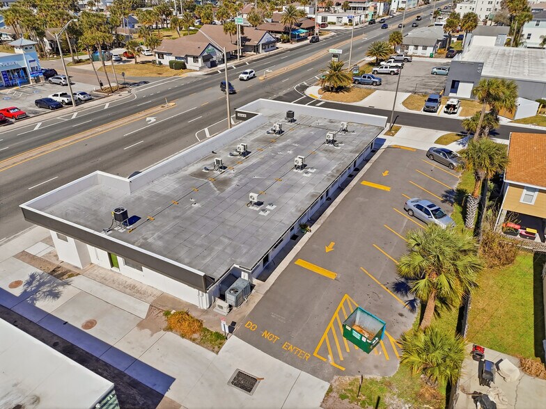 More Photos Of 711 S 3rd St, Jacksonville Beach Storefront Retail Office For Lease