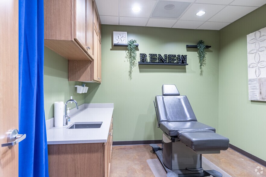 More Photos Of 512-514 7th St, Oregon City Medical For Lease