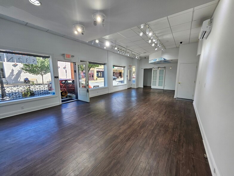 More Photos Of 1902 W Allen St, Allentown Storefront For Lease