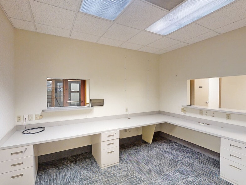 More Photos Of 3800 W 12th St, Erie Medical For Lease