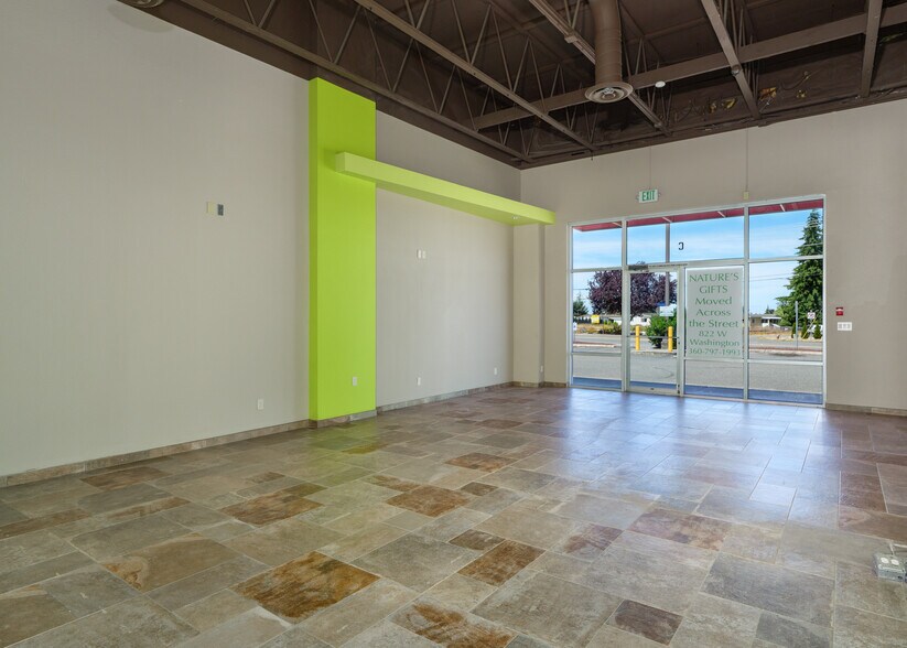 More Photos Of 755 W Washington St, Sequim General Retail For Lease
