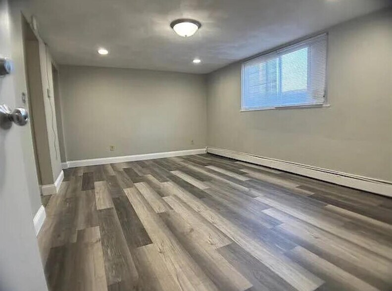 More Photos Of 522 N Main St, Hanna City Apartments For Sale