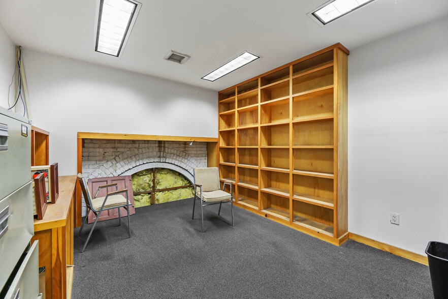 More Photos Of 1311 East St, Pittsfield Warehouse For Sale