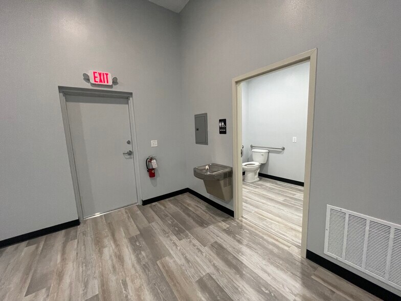 More Photos Of 733 Tillman Pl, Plant City Coworking Space