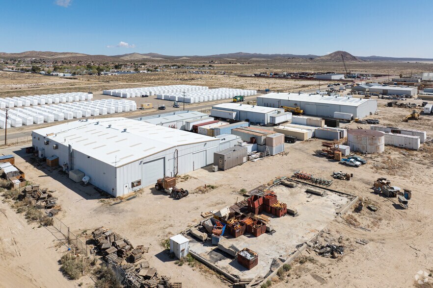 More Photos Of 1400 Orange St, Rosamond Warehouse For Lease