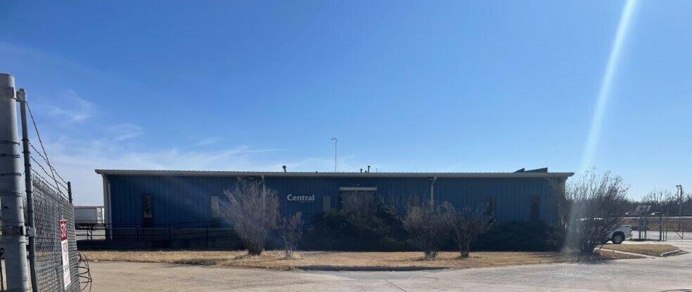 More Photos Of 325 Frontier Dr, Oklahoma City Truck Terminal For Lease