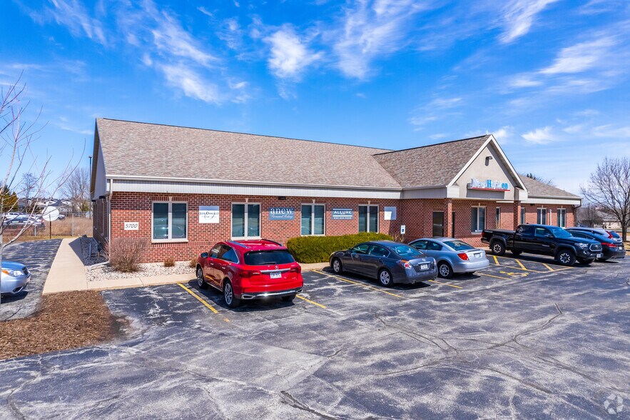 More Photos Of 119 N McCarthy Rd, Appleton Office For Lease