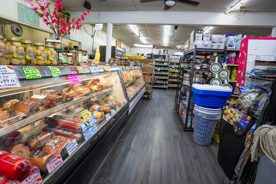 More Photos Of 9875 S Dixie Hwy, Erie Supermarket For Sale