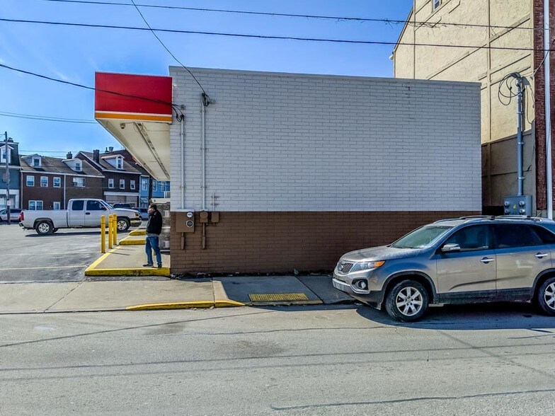 More Photos Of 501 N Main St, Sharpsburg Convenience Store For Sale