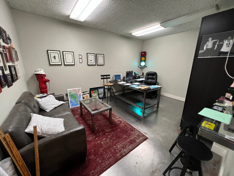 More Photos Of 8120 35th Ave, Sacramento Manufacturing For Lease