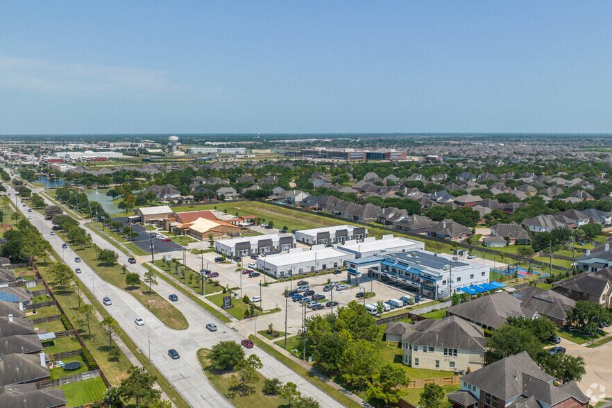 More Photos Of 12280 Broadway St, Pearland Medical For Lease