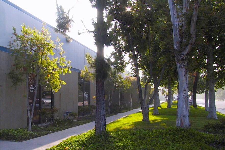 More Photos Of 4615 Industrial St, Simi Valley Warehouse For Lease