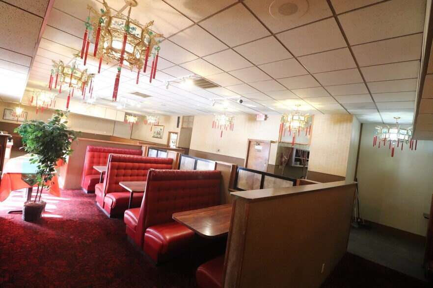 More Photos Of 2425 Oak St, Baker City Restaurant For Sale