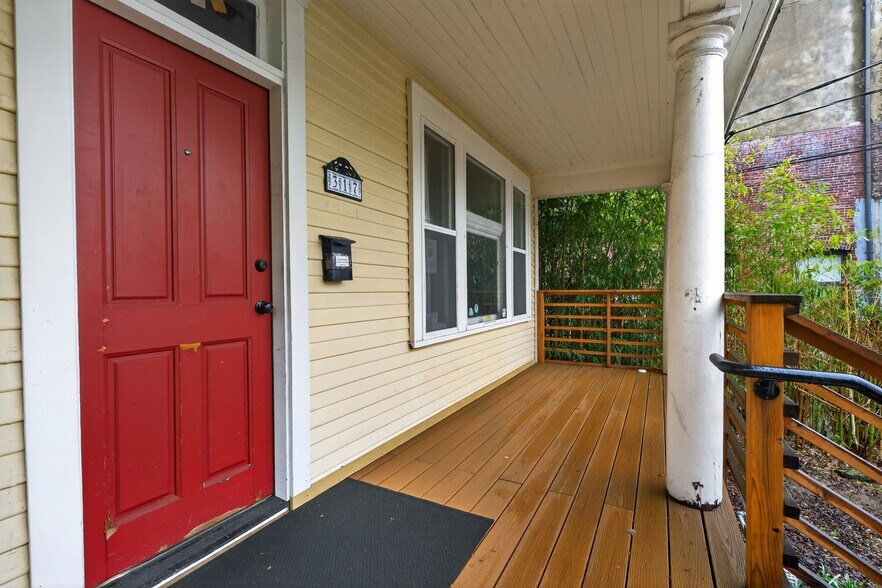 More Photos Of 317 NE Sacramento St, Portland Office For Sale