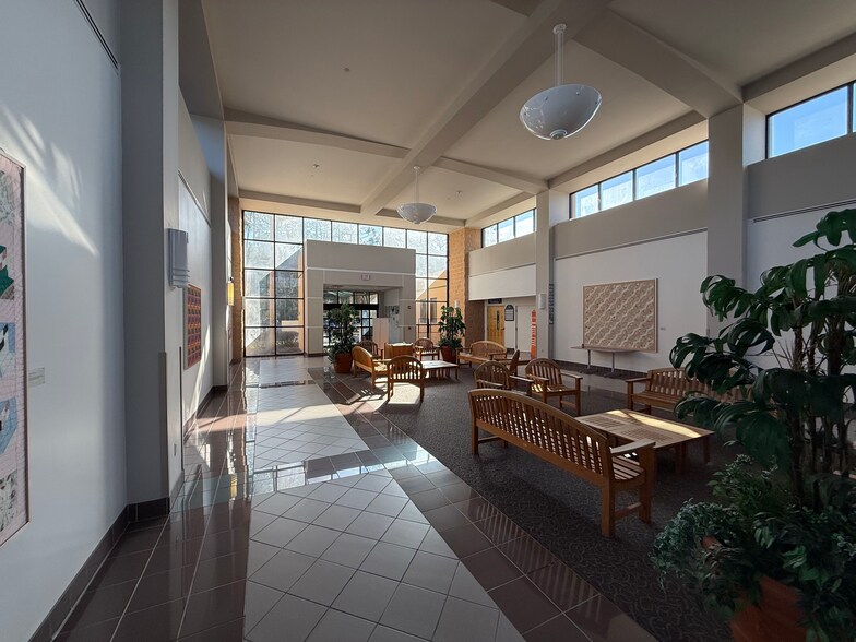 More Photos Of 922 E Call St, Starke Hospital For Lease