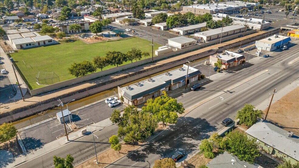 More Photos Of 3298 E McKinley Ave, Fresno Freestanding For Lease