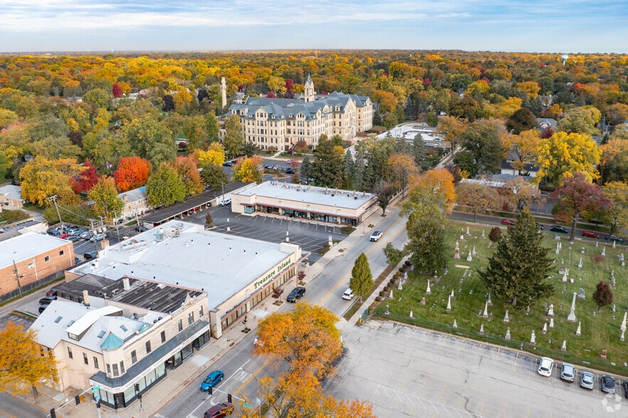 More Photos Of 909-929 Ridge Rd, Wilmette Unknown For Lease