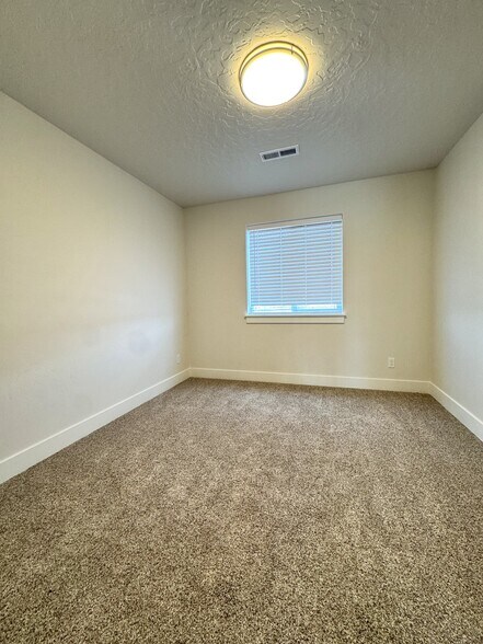 More Photos Of 1800 7th Ave N, Payette Apartments For Sale